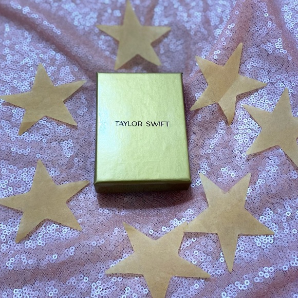 taylor swift fearless key necklace gold jewelry TV - Picture 6 of 13